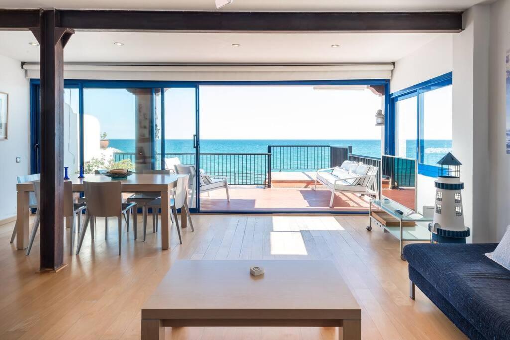 ¡Impactante Apartamento A Cero Linea De Mar! Apartment Тарагона Екстериор снимка